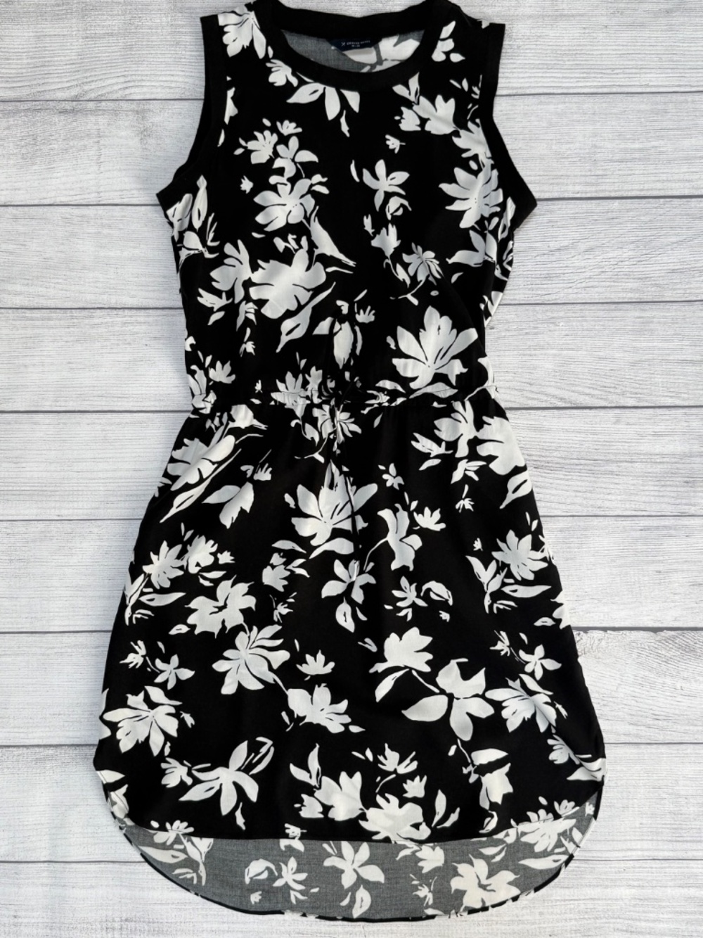 Black & White Floral Sleeveless Dress with Pockets - Size Medium - Drawstring